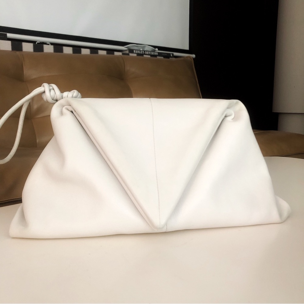 BOTTEGA VENETA trine white leather clutch/wristlet